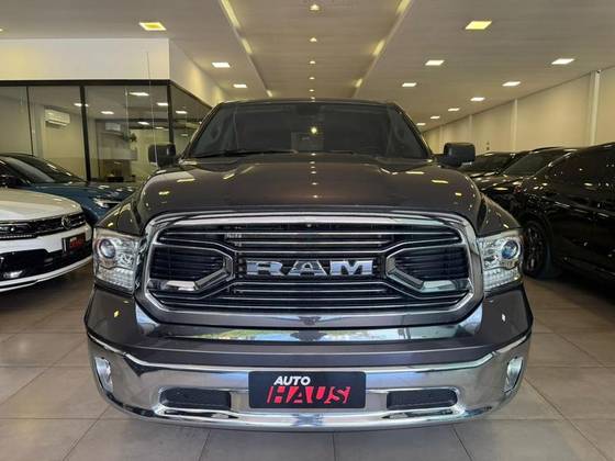 RAM CLASSIC 5.7 V8 GASOLINA LARAMIE CD 4X4 AUTOMÁTICO
